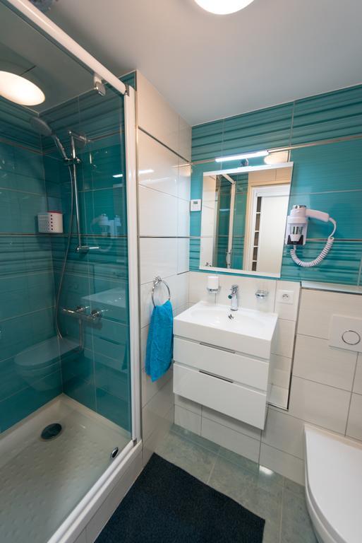 Paris La Defense Studio Пюто Стая снимка