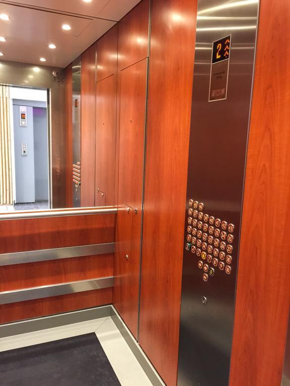 Paris La Defense Studio Пюто Екстериор снимка