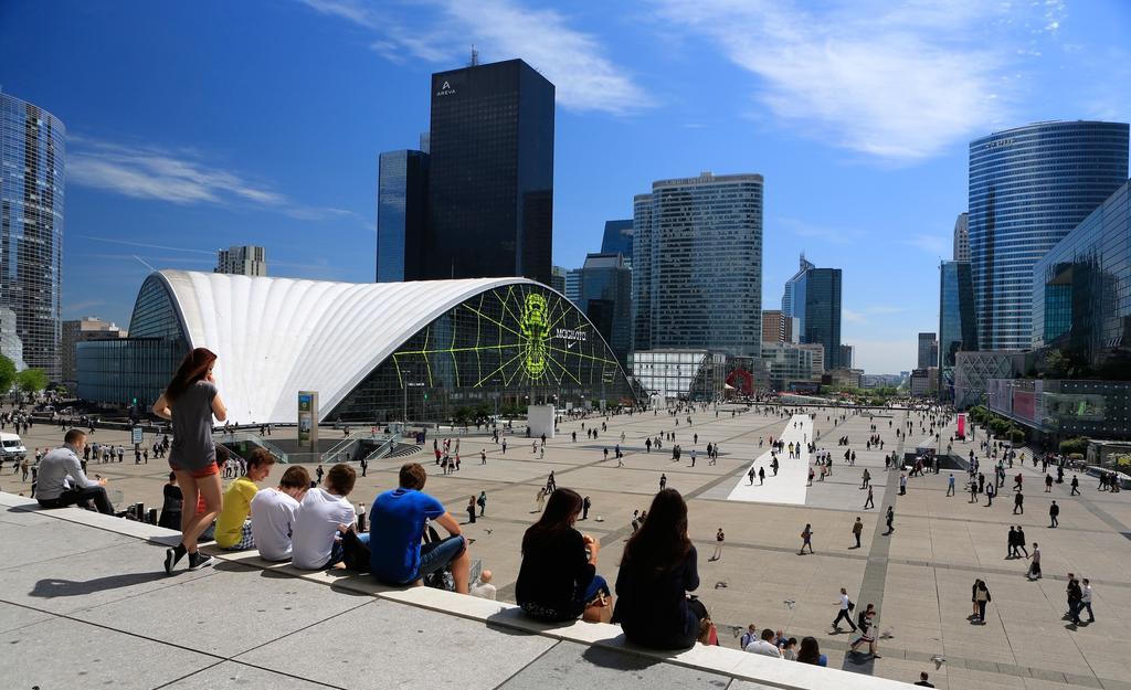 Paris La Defense Studio Пюто Екстериор снимка