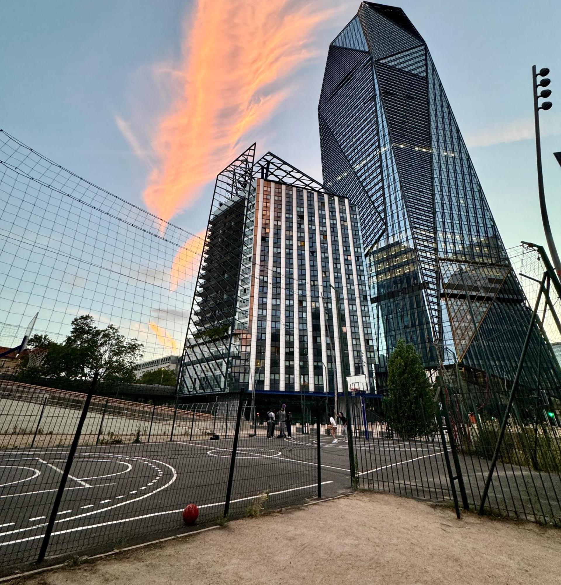 Paris La Defense Studio Пюто Екстериор снимка